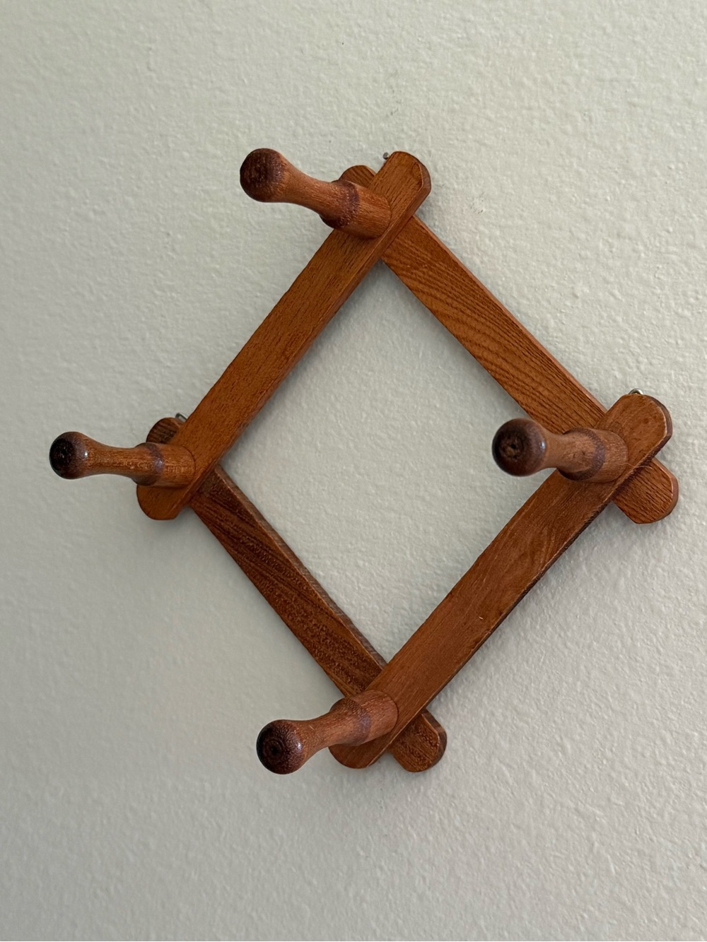 Mini Wood Accordion Wall Peg Rack Hanger